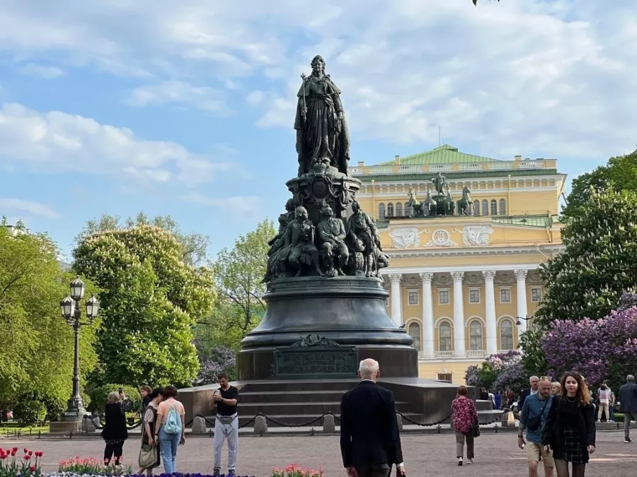 Туроператор ТурСервис на Невском 53 в Санкт-Петербурге: Экскурсия, Путешествие, Путешественник, Отпуск, Чилим, Гид, Красивый вид, Турист, Туризм, Beautiful view, Rest, Travelling, Travel,