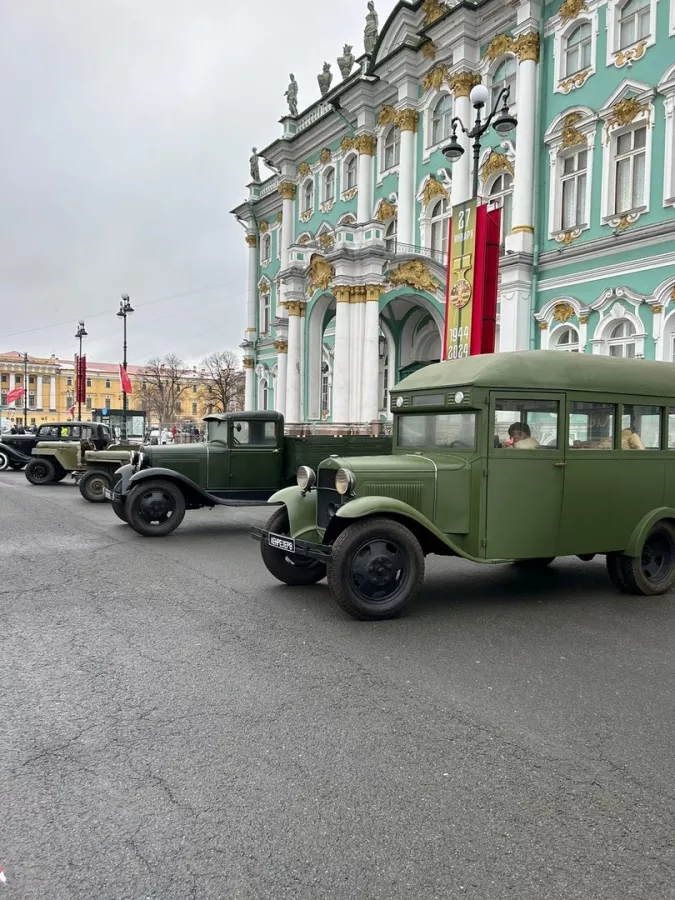 Туристическая компания Парус в Санкт-Петербурге: Экскурсия, Путешествие, Путешественник, Отпуск, Чилим, Гид, Красивый вид, Турист, Туризм, Beautiful view, Rest, Travelling, Travel,