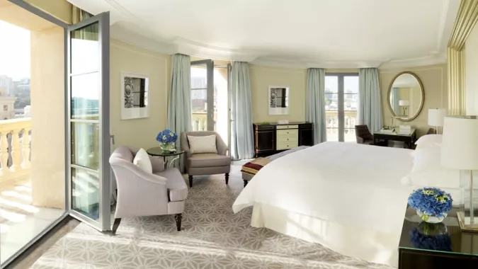 Four Seasons Hotel