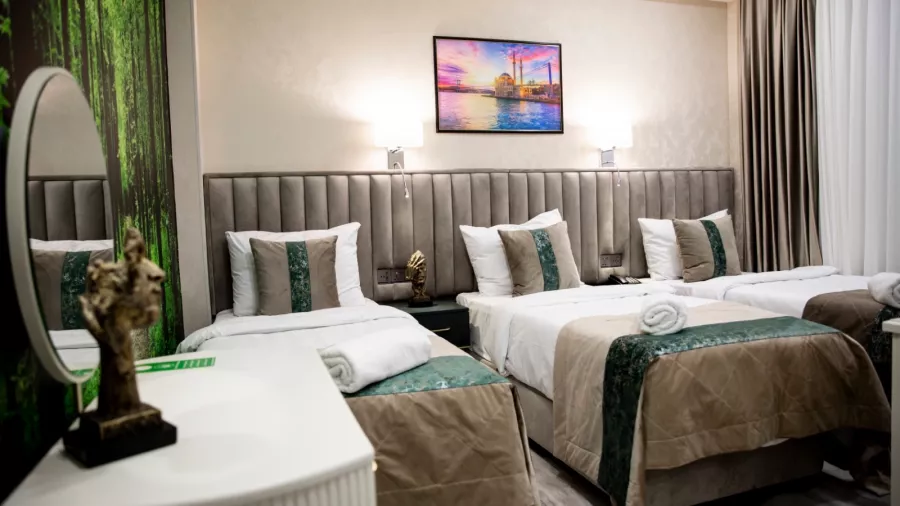 Essam Deluxe Hotel в Баку: Гостиница, Отпуск, Путешествие, Отель, Терраса, Вид из Окна,