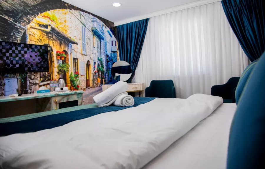 Essam Deluxe Hotel в Баку: Гостиница, Отпуск, Путешествие, Отель, Терраса, Вид из Окна,
