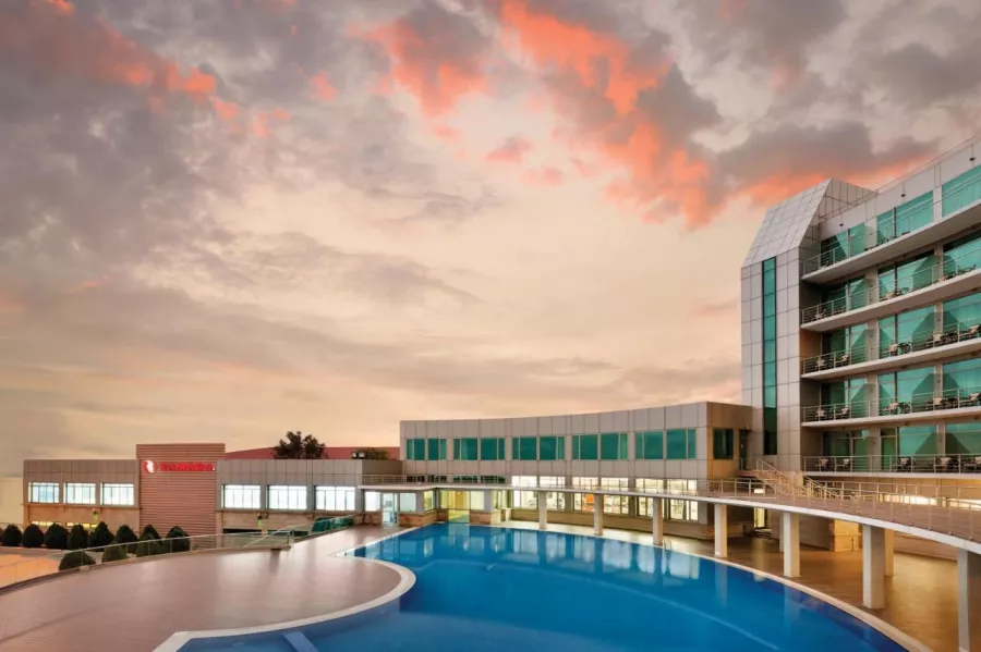 Hotel Ramada by Wyndham в Баку: Гостиница, Отель, Отпуск, Путешествие, Апартаменты, Вид из Окна, Терраса,