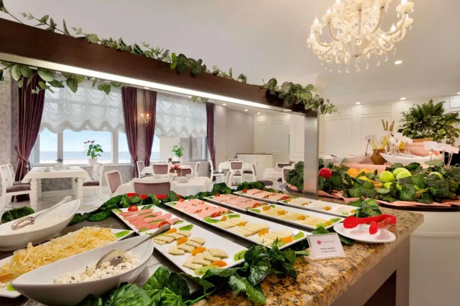 Hotel Ramada by Wyndham в Баку: Гостиница, Отель, Отпуск, Путешествие, Апартаменты, Вид из Окна, Терраса,