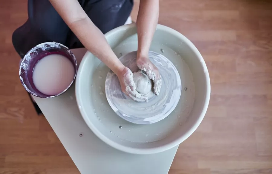 Ганчарная мастерская True ceramics в Краснодаре: Ганчарная мастерская, Мастер-класс, С детьми, Для детей , Детские мастер-классы, Идея для свидание, Ганчарная студия, Слепок рук, Своими руками,