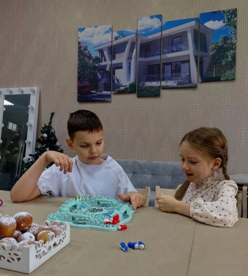 Детский Центр Территория Творчества в Краснодаре: Развилка для детей, Продлёнка, Детский центр, Центр развития детей, Научиться рисовать, Художественная школа, Каллиграфия, Архитектурное макетирование, Лепка, Рисование ,