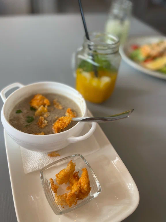 Кафе Маячок в Анапе: Вкусно, Морепродукты, Вид на маяк, Красивый вид, Алкоголь, День рождение, Кафе, Летняя веранда, Пиво, Рыбка, Маяк, Еда навынос, Оплата картой, Wi-Fi, Кофе с собой, Детское меню, Детская комната,