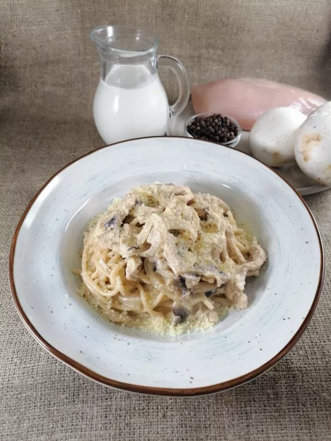 Кафе Маяк в Москве: Вкусно, Кофе, Летняя веранда, Оплата картой, Еда навынос, Пандус, Кофе с собой, Парковка для людей с инвалидностью, День рождение, Фитнес рядом,
