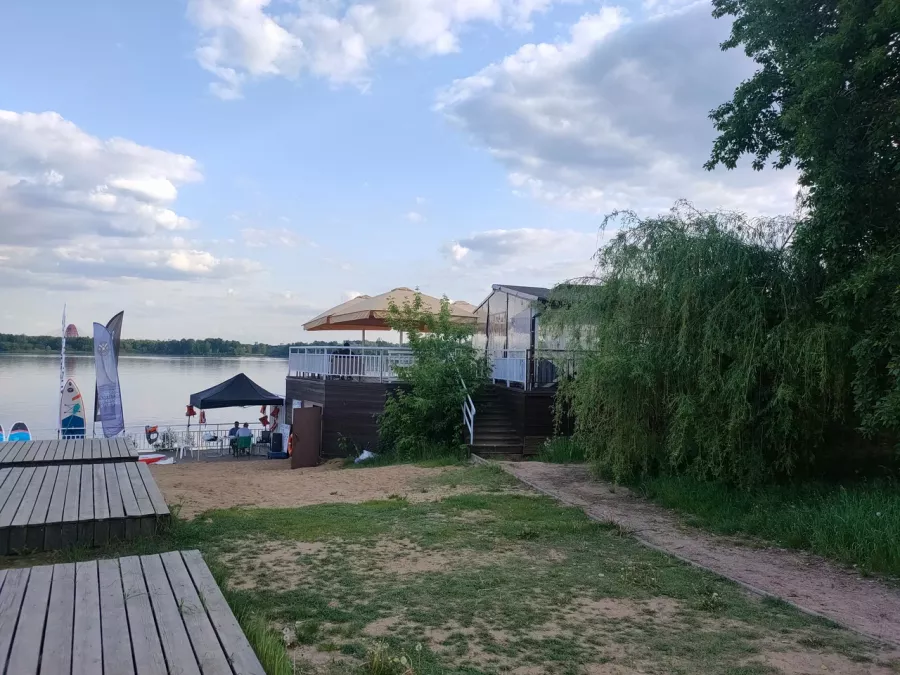 Ресторан Маяк в Москве: Русская кухня, Летняя веранда, Авторская кухня, Европейская кухня, Кальян, Танцпол, Кофе с собой, Еда навынос, Wi-Fi, Пандус, Вкусно, Красивый вид,
