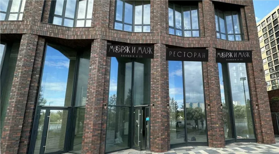 Ресторан Моряк и маяк в Москве: Доставка еды, Еда навынос, Парковка, Летняя веранда, Wi-Fi, Кофе с собой, Можно с животными, Доступность входа на инвалидной коляске, Подарочный сертификат, Самовывоз, Детское меню, Предзаказ онлайн, Морская кухня, Итальянская кухня, Европейская кухня,