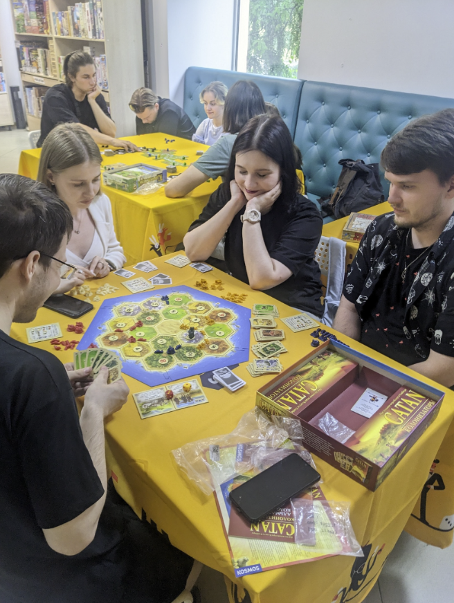 ​Магазин-клуб настольных игр "Hobby games"