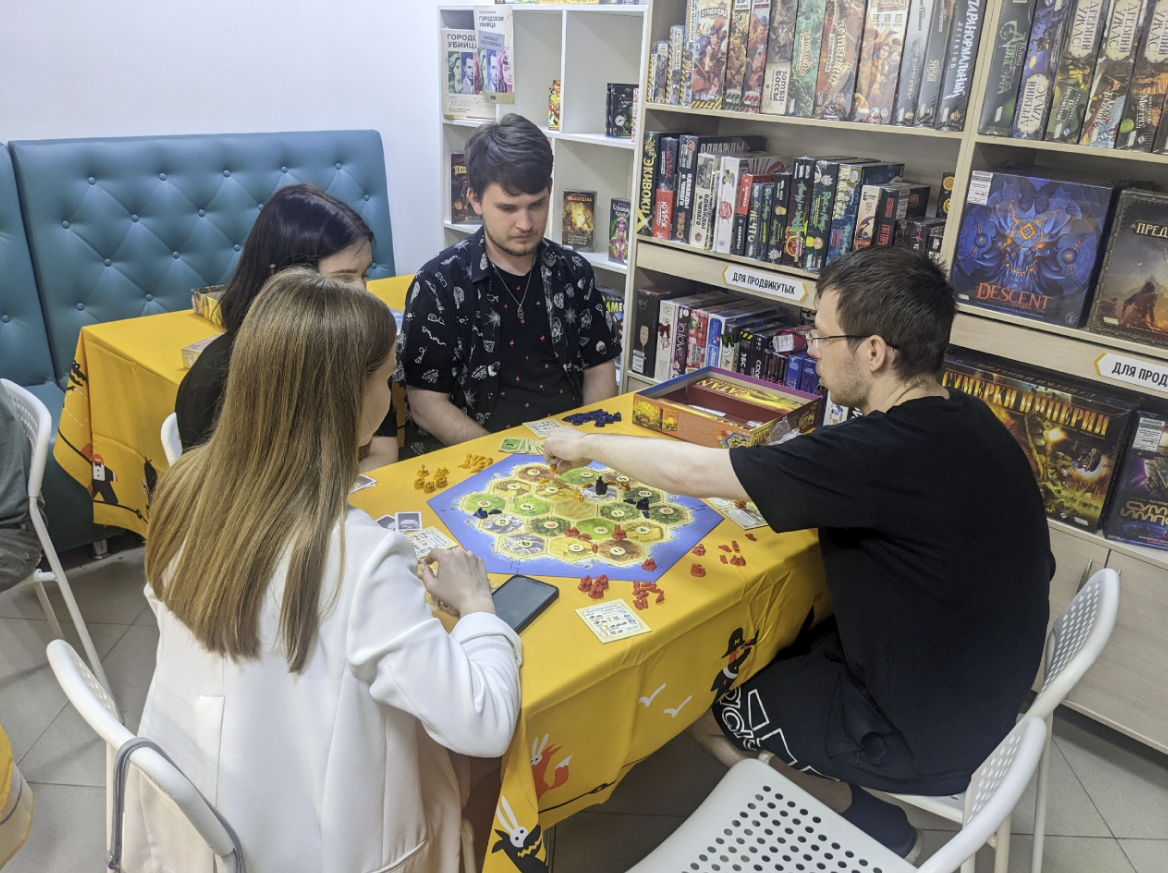 ​Магазин-клуб настольных игр "Hobby games"