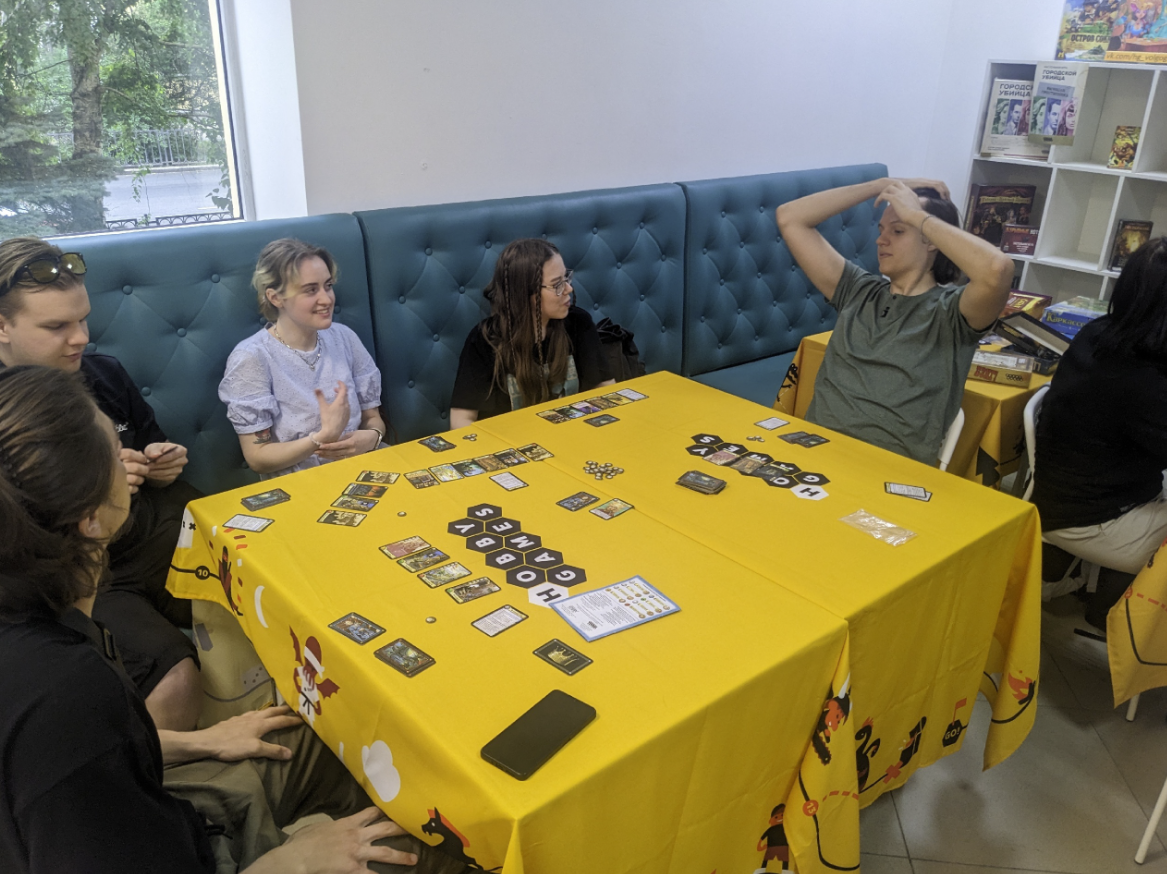 ​Магазин-клуб настольных игр "Hobby games"