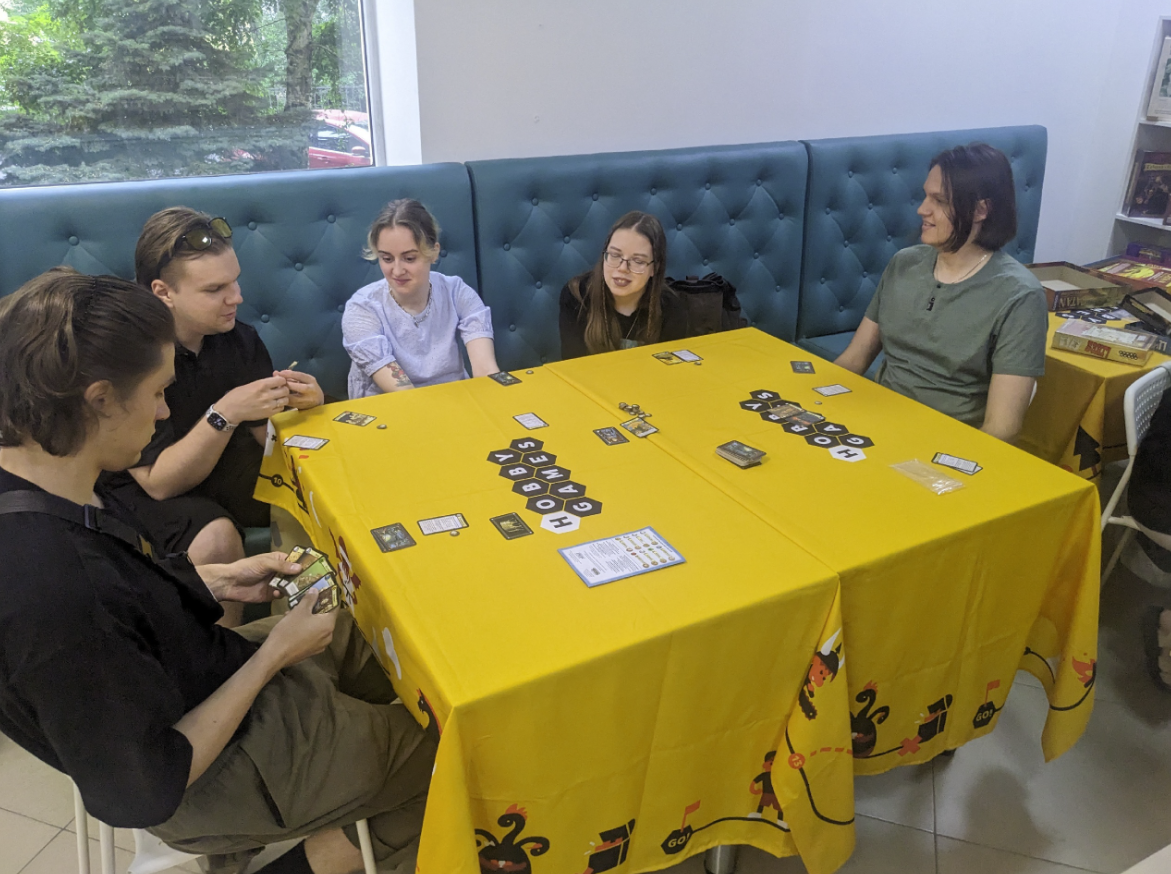 ​Магазин-клуб настольных игр "Hobby games"