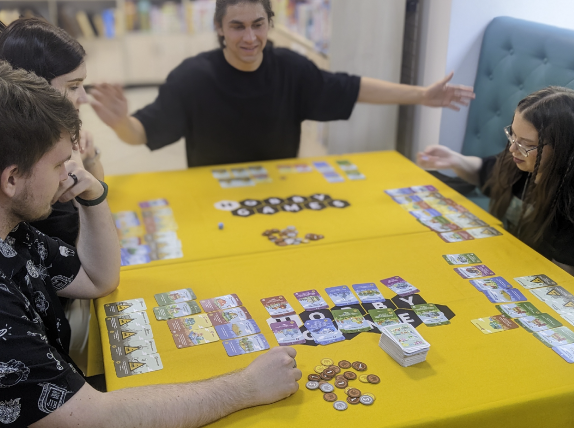 ​Магазин-клуб настольных игр "Hobby games"