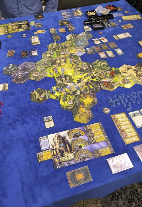 ​Клуб настольных игр "Шесть чудес"