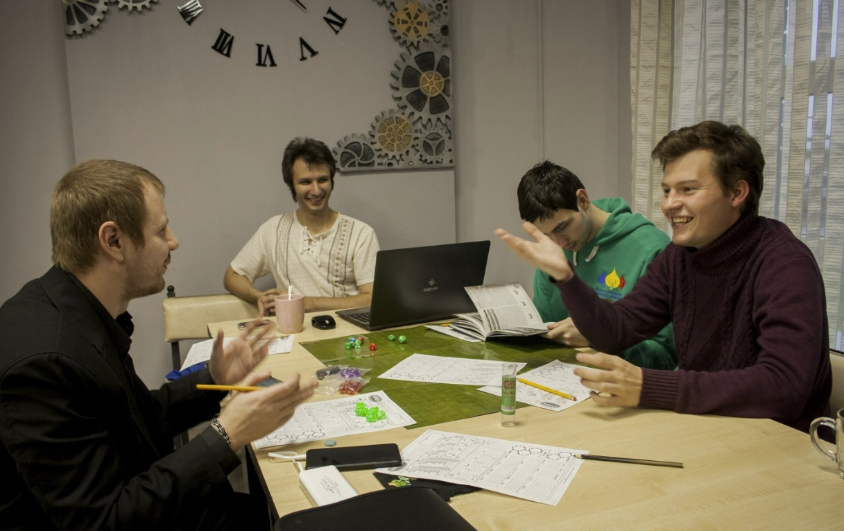 Клуб умных настольных игр "Clever"