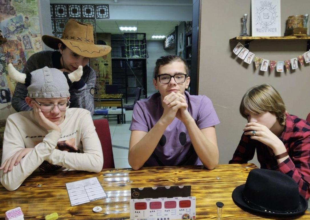 Клуб умных настольных игр "Clever"