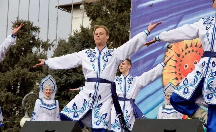 Курсы творчества и рукоделия Дом ремёсел в Астрахани: Курсы творчества, Курсы рукоделия, Дом ремесёл, Научиться петь, Концерты, Для детей и взрослых, Искусство, Творчество, Ансамбли, Я танцор, Я художник,