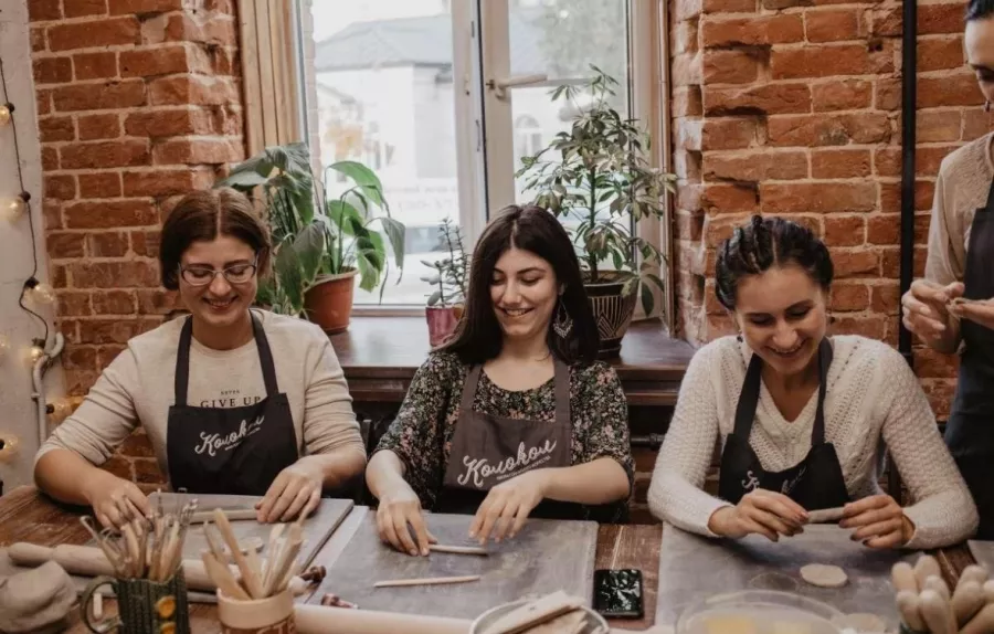 Гончарная школа Колокол в Астрахани: Гончарная школа , Гончарная мастерская , Своими руками , Ремесло, Свидание, Для детей , Для взрослых , Кружка своими руками , На память, Керамика,