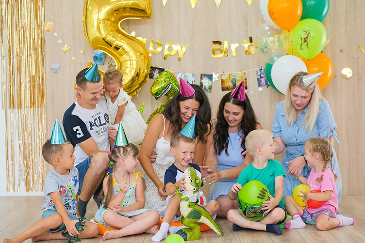 Студия праздников и свободного рисования Kids Point в Астрахани: Детский праздник, Детский день рождения, Организация мероприятия, Научиться рисовать, Семейный отдых, Мастер-классы, Рисование, Студия праздников, Я художник, Для детей и взрослых, Для детей, Развлечения,