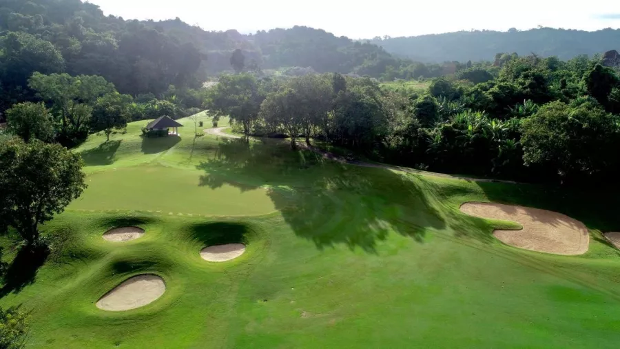 Голь-Клуб Red Mountain в Пхукете: Golf, Golf Field, Restaurant , Ресторан, Гольф, Поле Для Гольфа ,