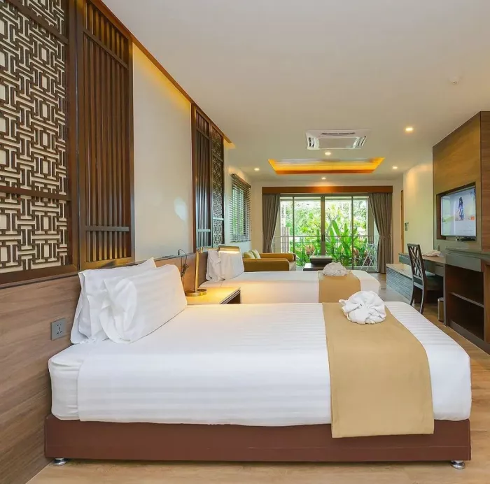 Отель Le Resort в Пхукете: Жилье, Отель, Бар, Ресторан, Бассейн, 