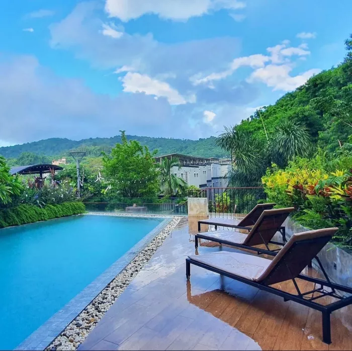 Отель Le Resort в Пхукете: Жилье, Отель, Бар, Ресторан, Бассейн, 