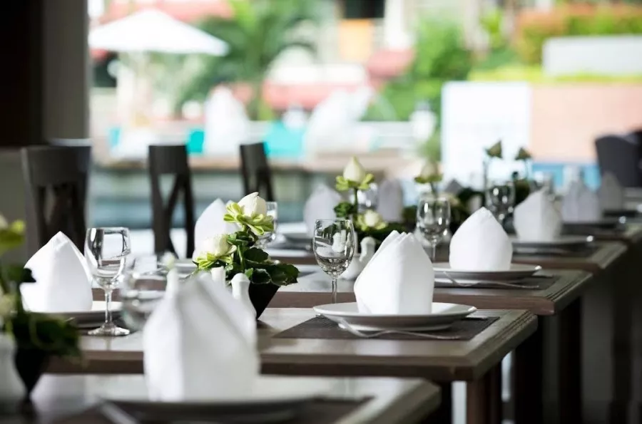 Отель Chanalai Flora Resort в Пхукете: Отель, Бассейн,