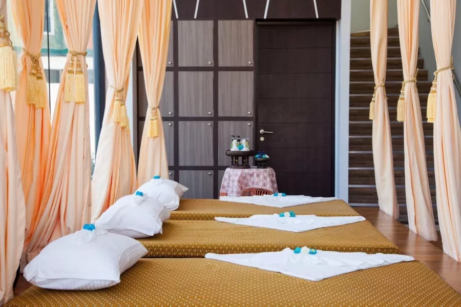 Отель The Marina Phuket в Пхукете: Hotel, Swimming Pool , Bar, Бар, Бассейн, Отель,
