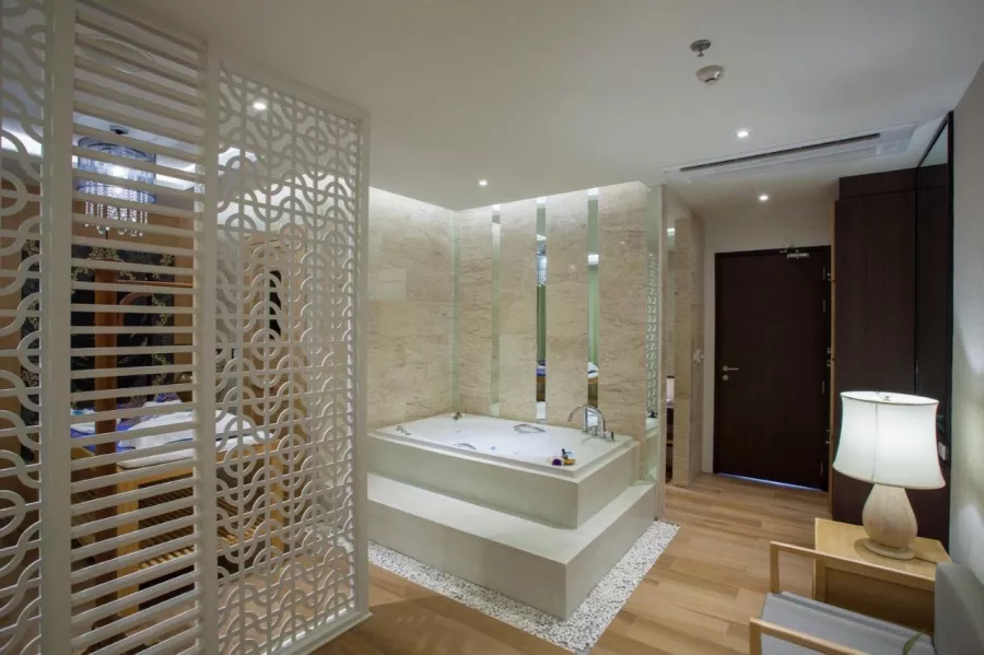 Отель The Marina Phuket в Пхукете: Hotel, Swimming Pool , Bar, Бар, Бассейн, Отель,