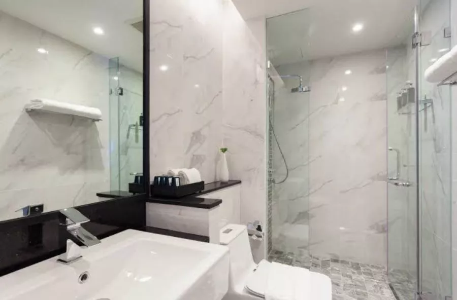 Отель The Marina Phuket в Пхукете: Hotel, Swimming Pool , Bar, Бар, Бассейн, Отель,