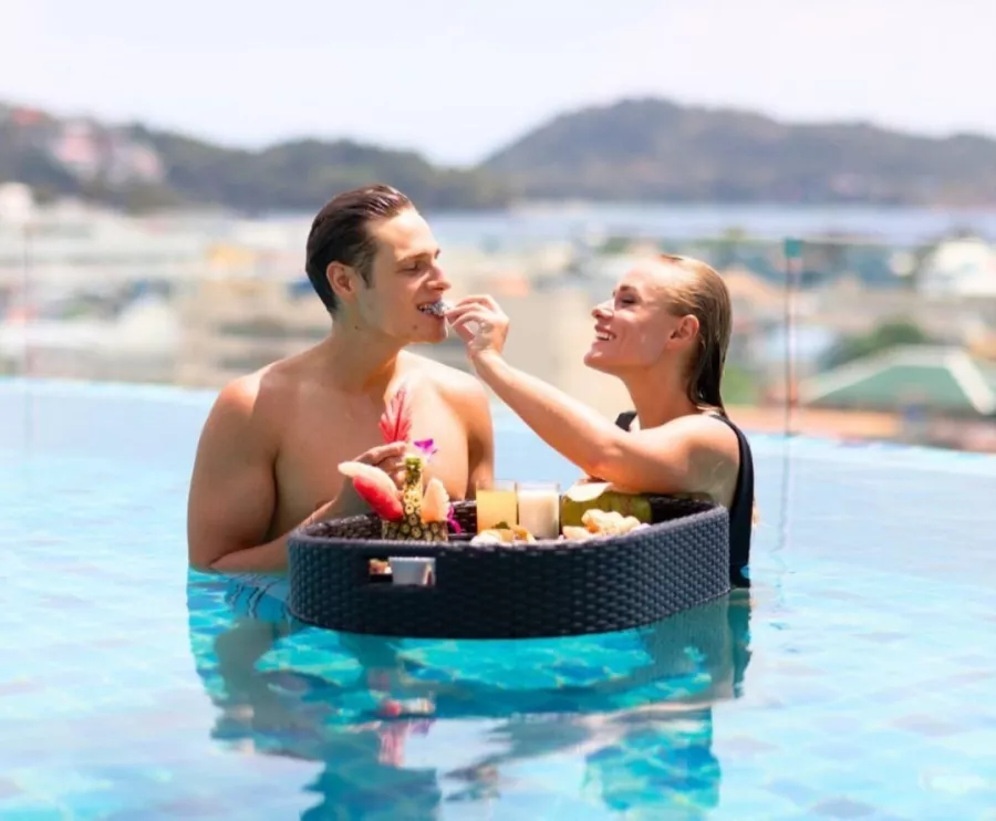 Отель The Marina Phuket в Пхукете: Hotel, Swimming Pool , Bar, Бар, Бассейн, Отель,