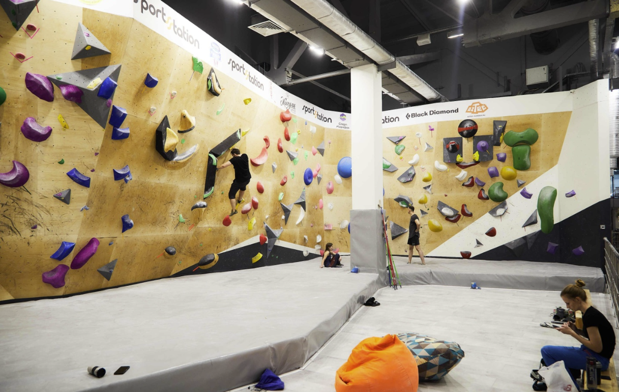 ​Скалодромы "Sportstation" на Новоостаповской 