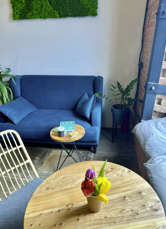 Книжный магазин "Бабушка-ракета"