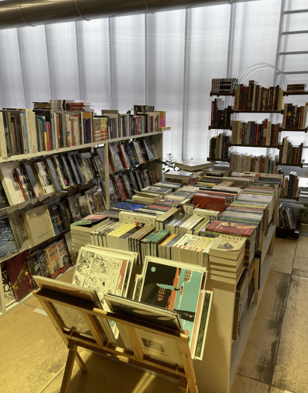 ​Книжный магазин "Гараж"