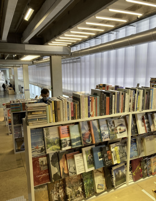 ​Книжный магазин "Гараж"