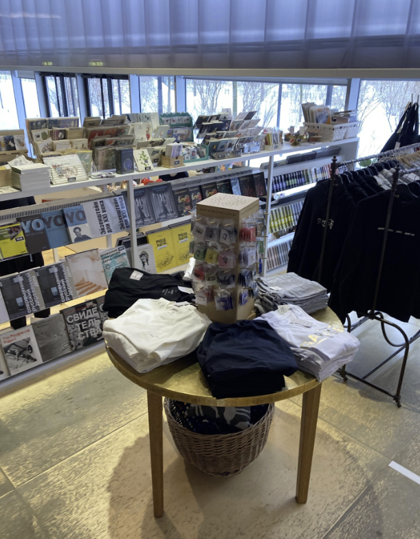 ​Книжный магазин "Гараж"