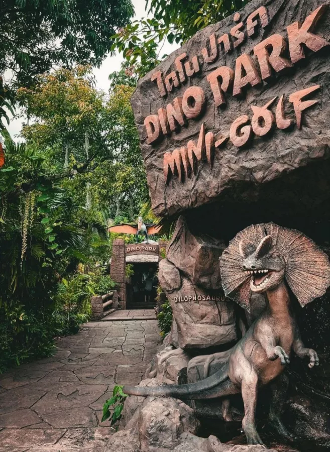 Парк Dino Mini Golf & Restaurant в Пхукете: Детям, Бар, Гольф, Ресторан,
