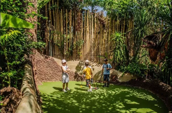 Парк «Dino Mini Golf & Restaurant»