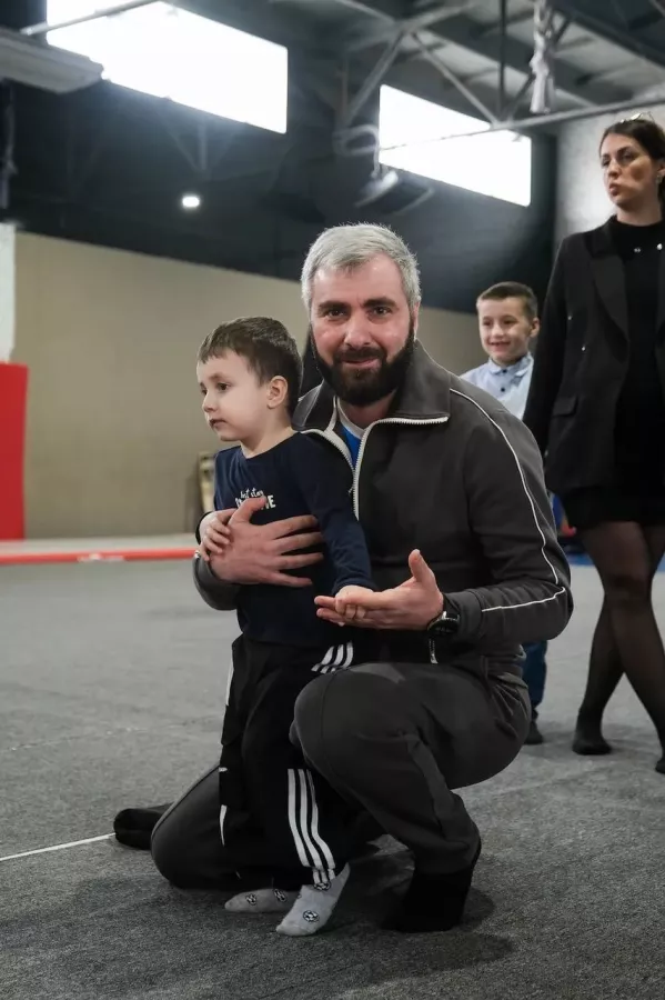 Центр развития детей с особенностями Синяя птица в Астрахани: Для детей с особенностями, Центр развития, Для детей, Детский центр, Особенный ребёнок, Для детей с аутизмом, Аутизм, Ребёнок с аутизмом, Развивалка, Футбол, Рисование,