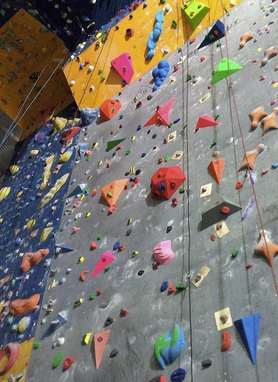 ​Скалодром "Red point"