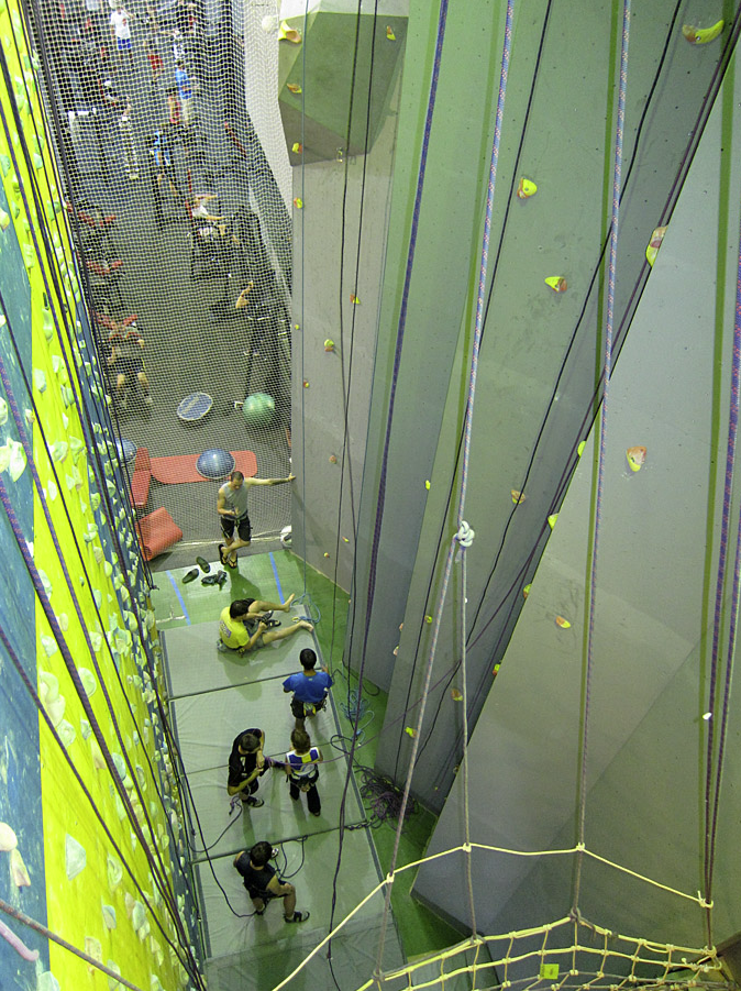 ​Скалодром "Red point"