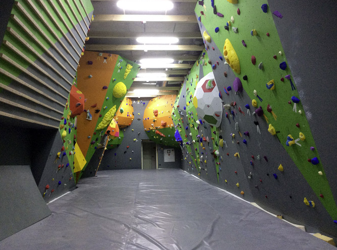 ​Скалодром "Red point"