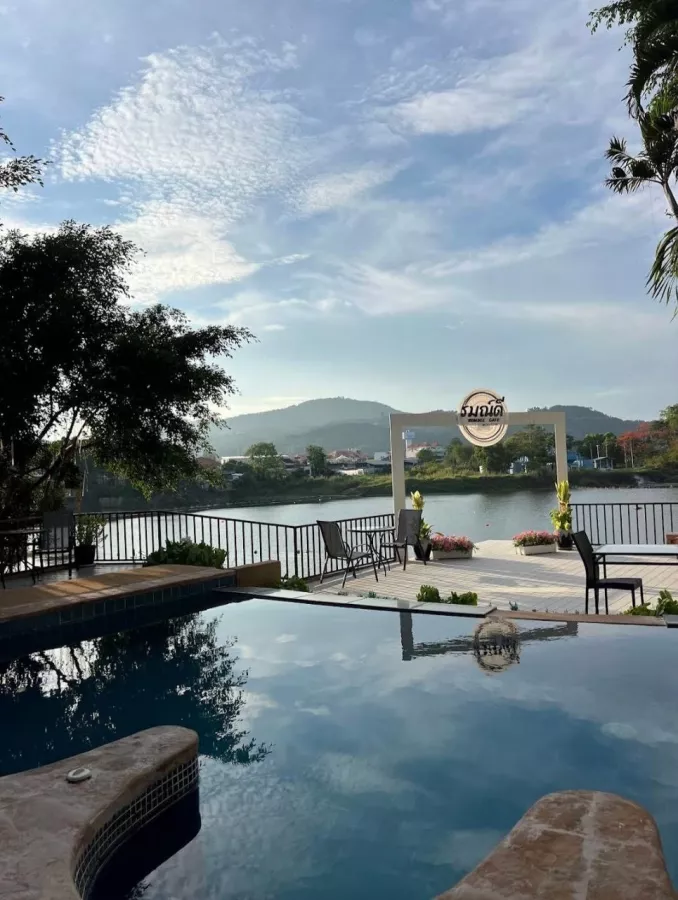 Спа-Центр Tarn Tara в Пхукете: Cafe, Lake, Jacuzzi , Spa, Massage, Кафе, Озеро, Массаж, Swimming Pool, Бассейн,