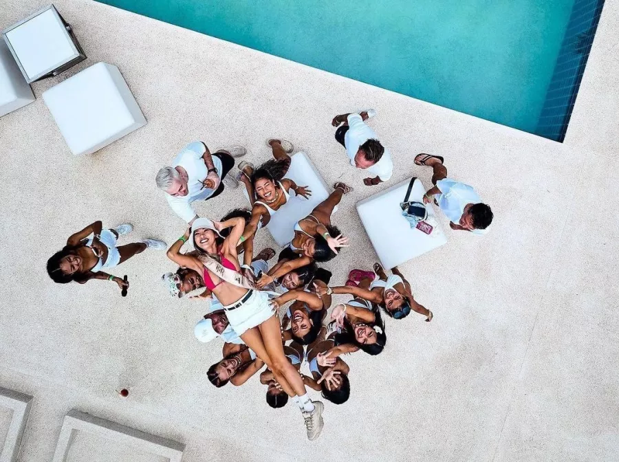 Пляжный Клуб White Rabbit в Пхукете: Отдых, Пляж, Диджей, Музыкально, Ресторан, Бар,