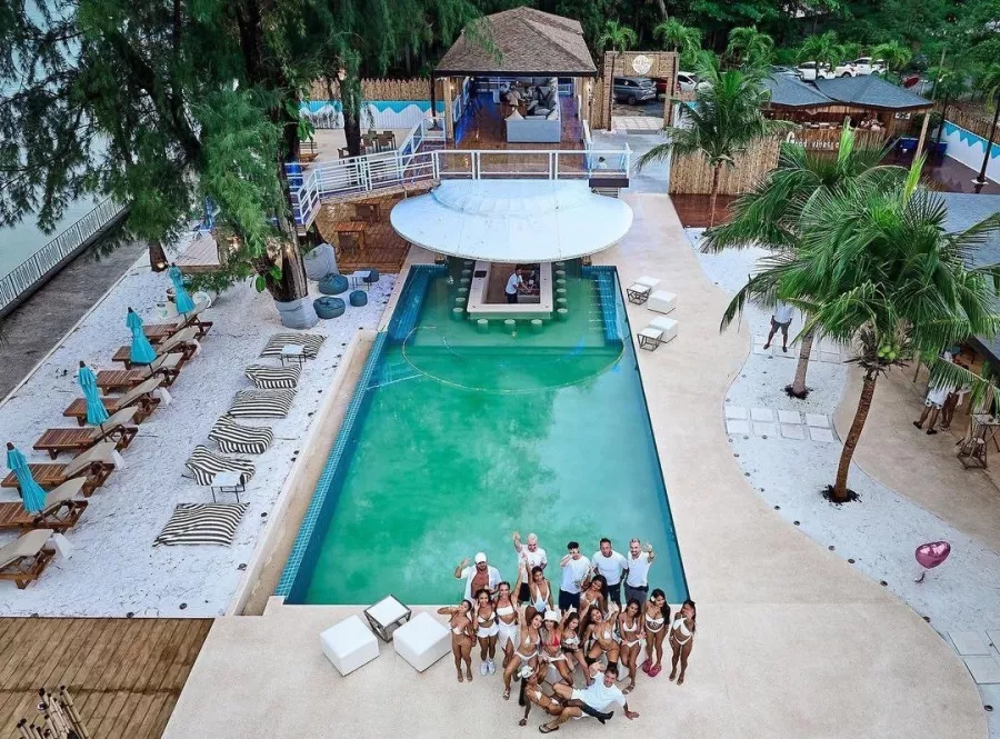 Пляжный Клуб White Rabbit в Пхукете: Отдых, Пляж, Диджей, Музыкально, Ресторан, Бар,