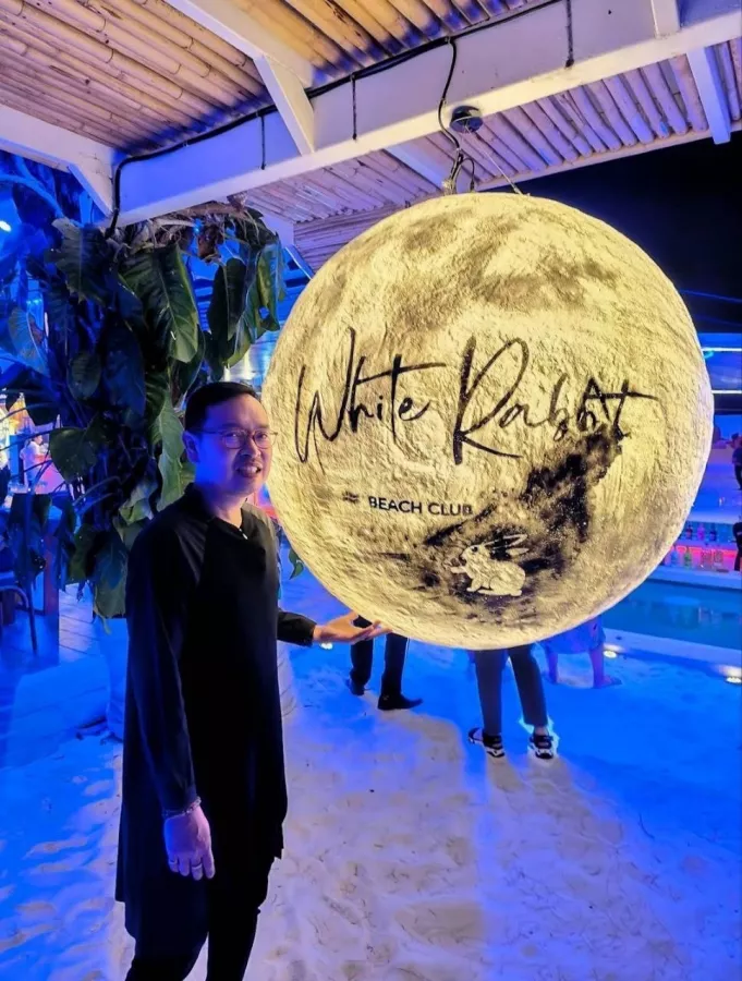 Пляжный Клуб White Rabbit в Пхукете: Отдых, Пляж, Диджей, Музыкально, Ресторан, Бар,