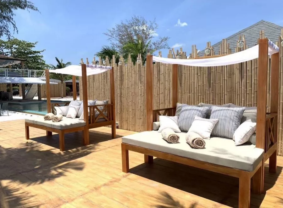 Пляжный Клуб White Rabbit в Пхукете: Отдых, Пляж, Диджей, Музыкально, Ресторан, Бар,