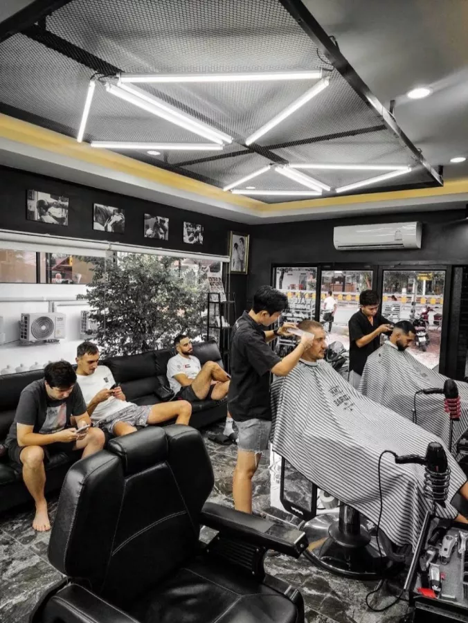 Барбершоп L’atelier в Пхукете: Барбершоп , Стрижки, Haircuts, Barbershop, Парикмахерская, Shaving, Бритьё,