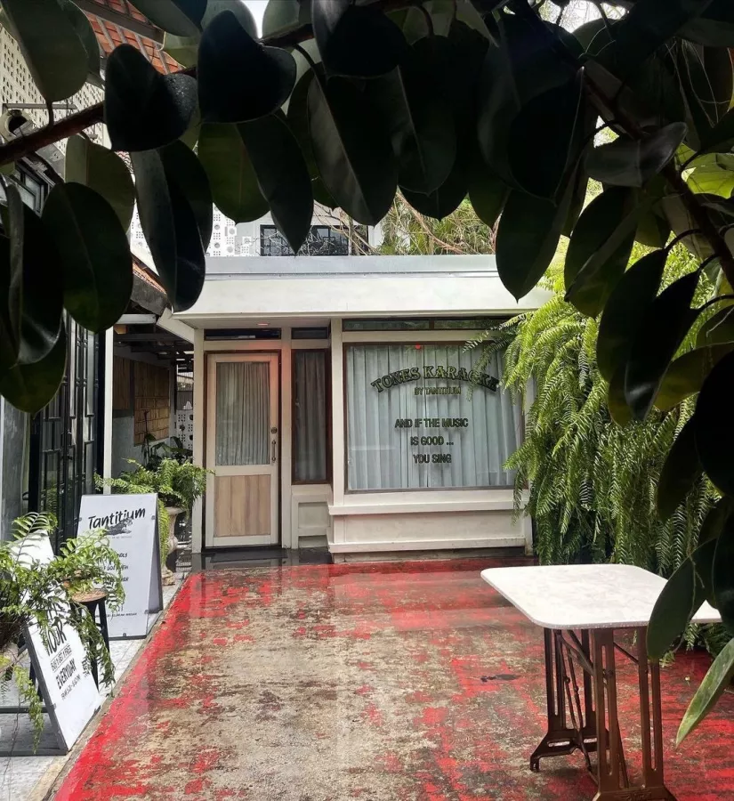 Караоке-Бар Tones в Пхукете: Дискотека, Караоке, Бар, Ресторан,